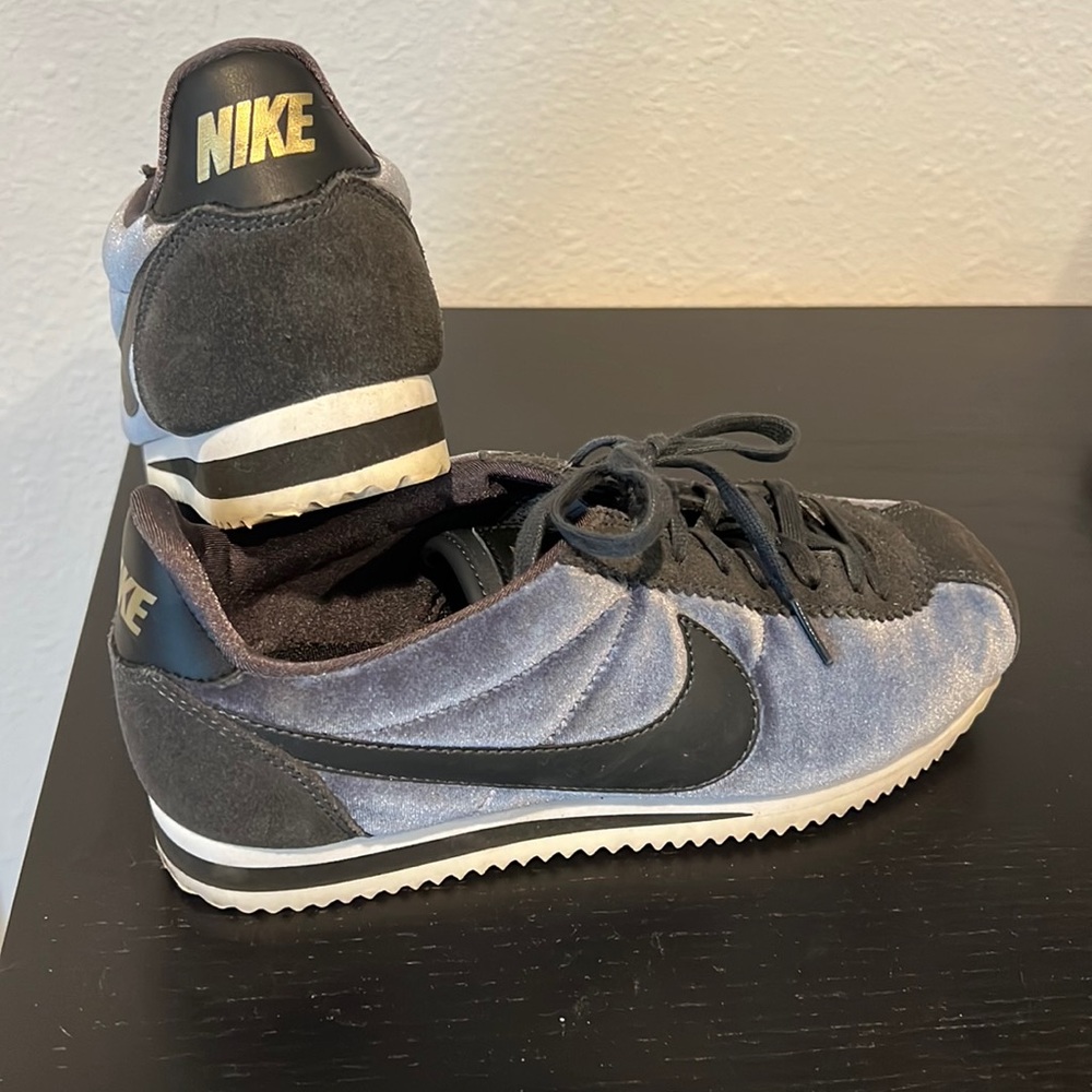 Nike Classic Cortez in velvet